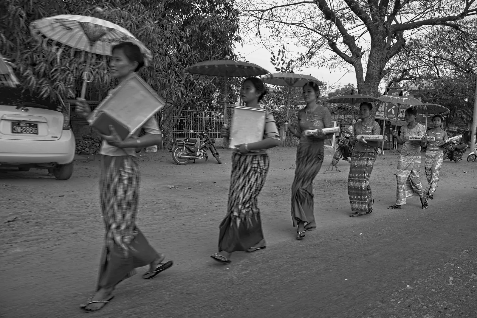 Myanmar, Schwarzweiß-Fotografie von Mietzner