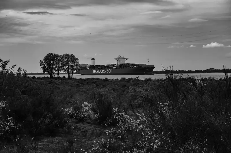 Elbe, Schwarzweiß-Fotografie von Mietzner