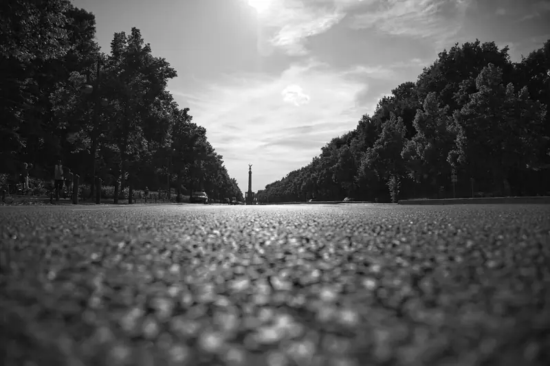 Stadträume, Schwarzweiß-Fotografie von Mietzner