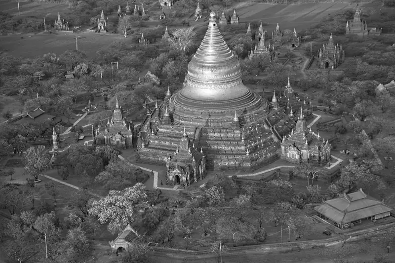 Spuren der Kultur, Schwarzweiß-Fotografie von Mietzner